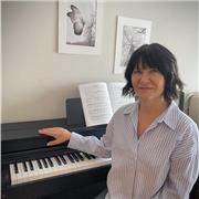 Clases particulares de piano presenciales y online ( en español o en ruso)
